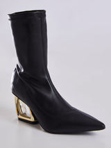 Bota Bico Fino Com Salto Geometrico Vazado Preto