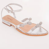 Sandália Rasteira Bico Folha Esferas de Strass Prata