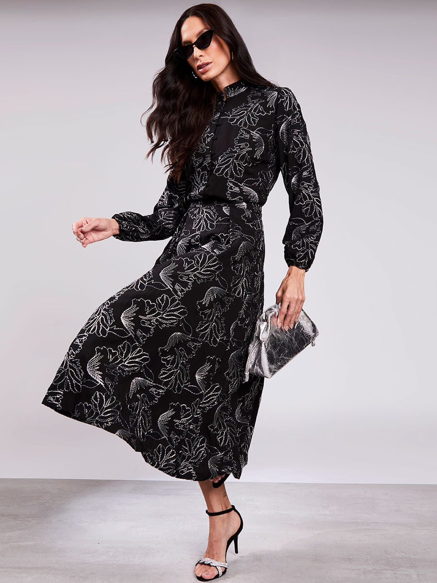 Saia Longa Bordada  Alto Relevo Fio Metálico Preto