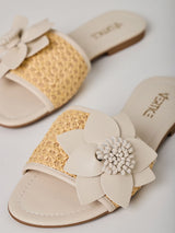 Sandália Rasteira Flor Porcelana