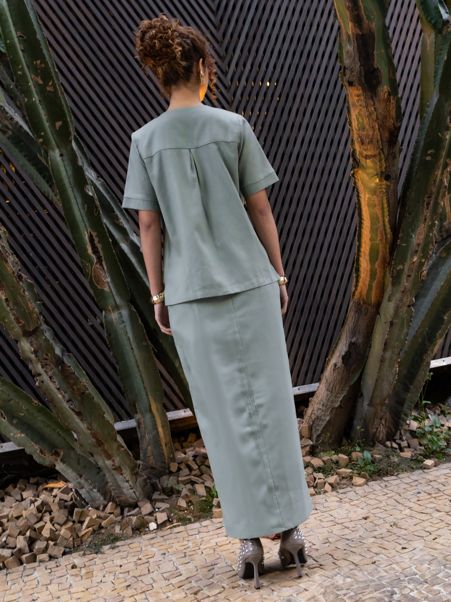 Conjunto Saia  e Camisa Verde