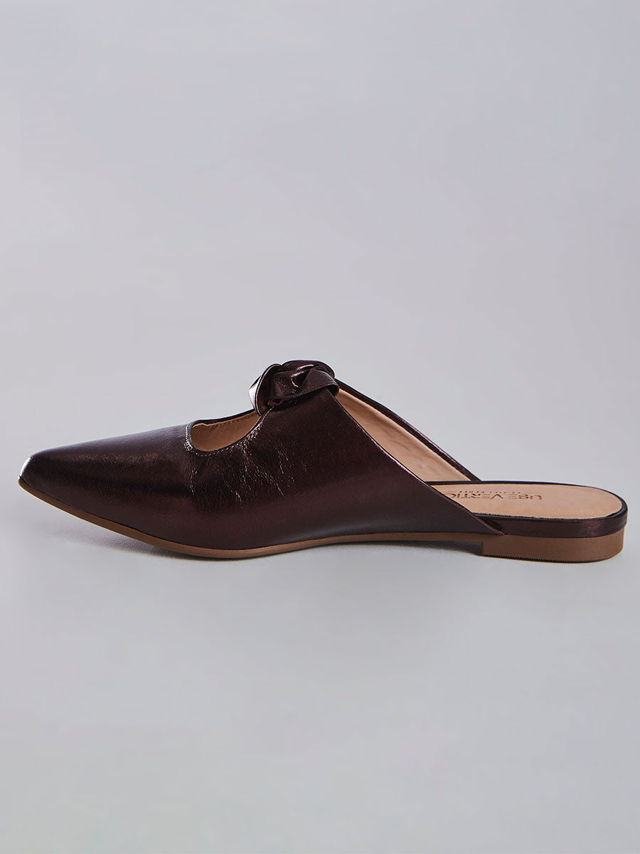 Mule Feminino Bico Fino Metalizado Caramelo