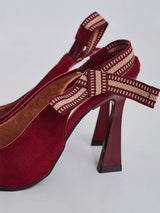 Scarpin Slingback com Tira Listrada Vinho