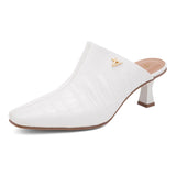 Mule Fechado Salto Fino Baixo OffWhite