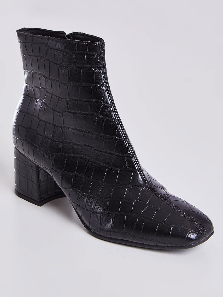 Bota Cano Curto Feminina Couro Croco Preto