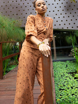 Conjunto Laise Calça e Camisa Mocha Mousse