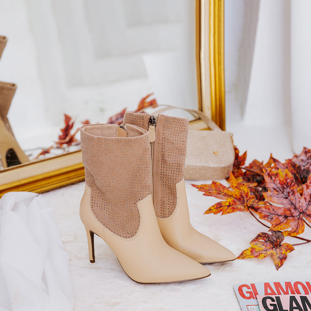 Bota Brilho Salto Fino Bico Fino Offwhite