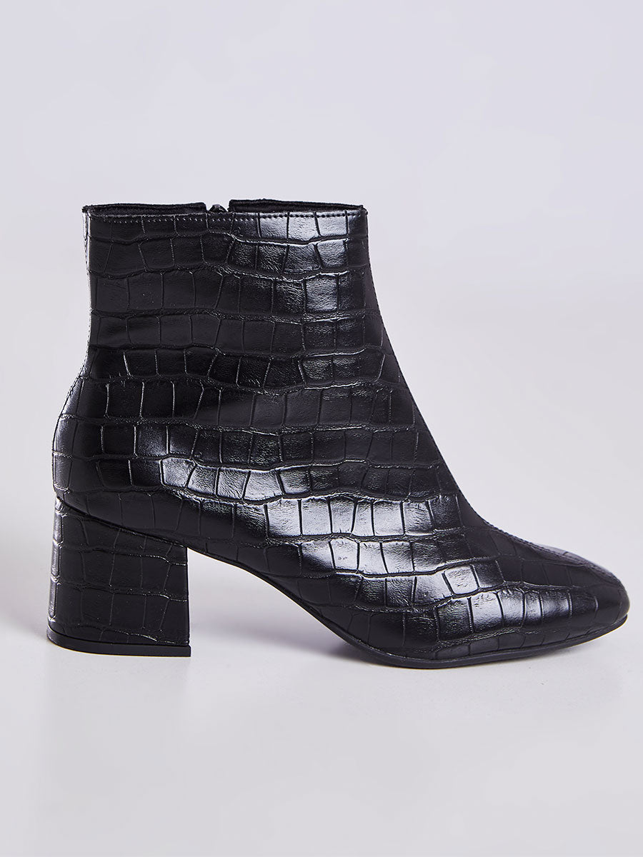 Bota Cano Curto Feminina Couro Croco Preto