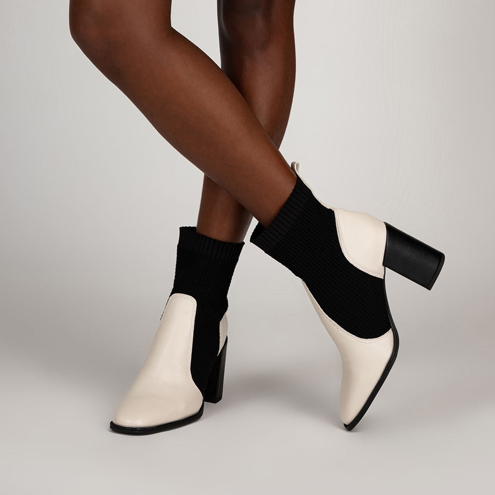 Bota Cano Médio Recorte Meia Salto Bloco  Offwhite
