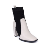 Bota Cano Médio Recorte Meia Salto Bloco  Offwhite