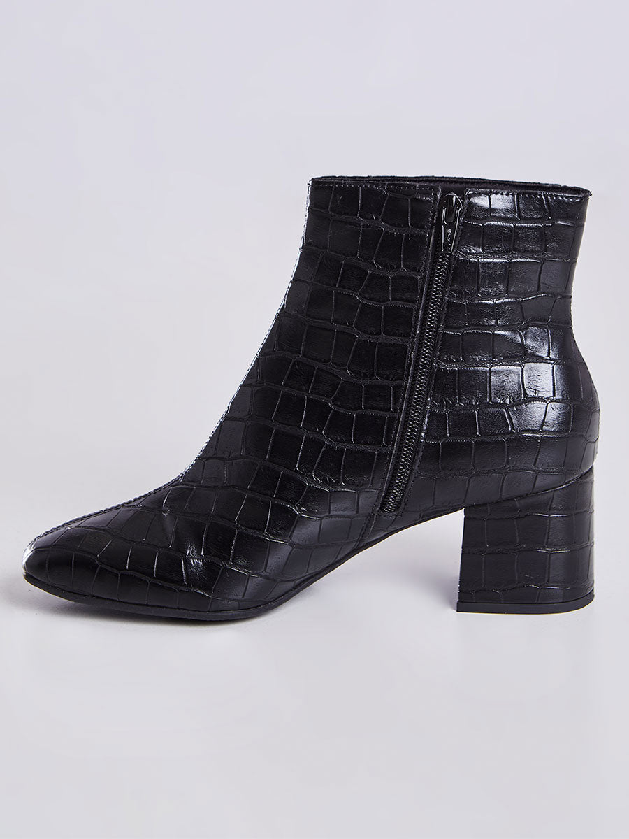 Bota Cano Curto Feminina Couro Croco Preto