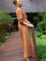 Conjunto Laise Calça e Camisa Mocha Mousse