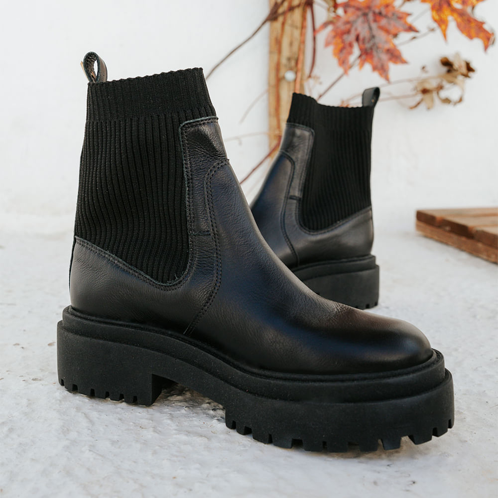 Bota Coturno Tratorada Cano Médio Preto