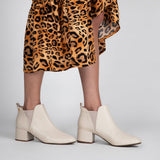Bota Feminina Cano Curto Salto Baixo OffWhite