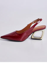 Scarpin Com Salto Geometrico Vazado Vinho