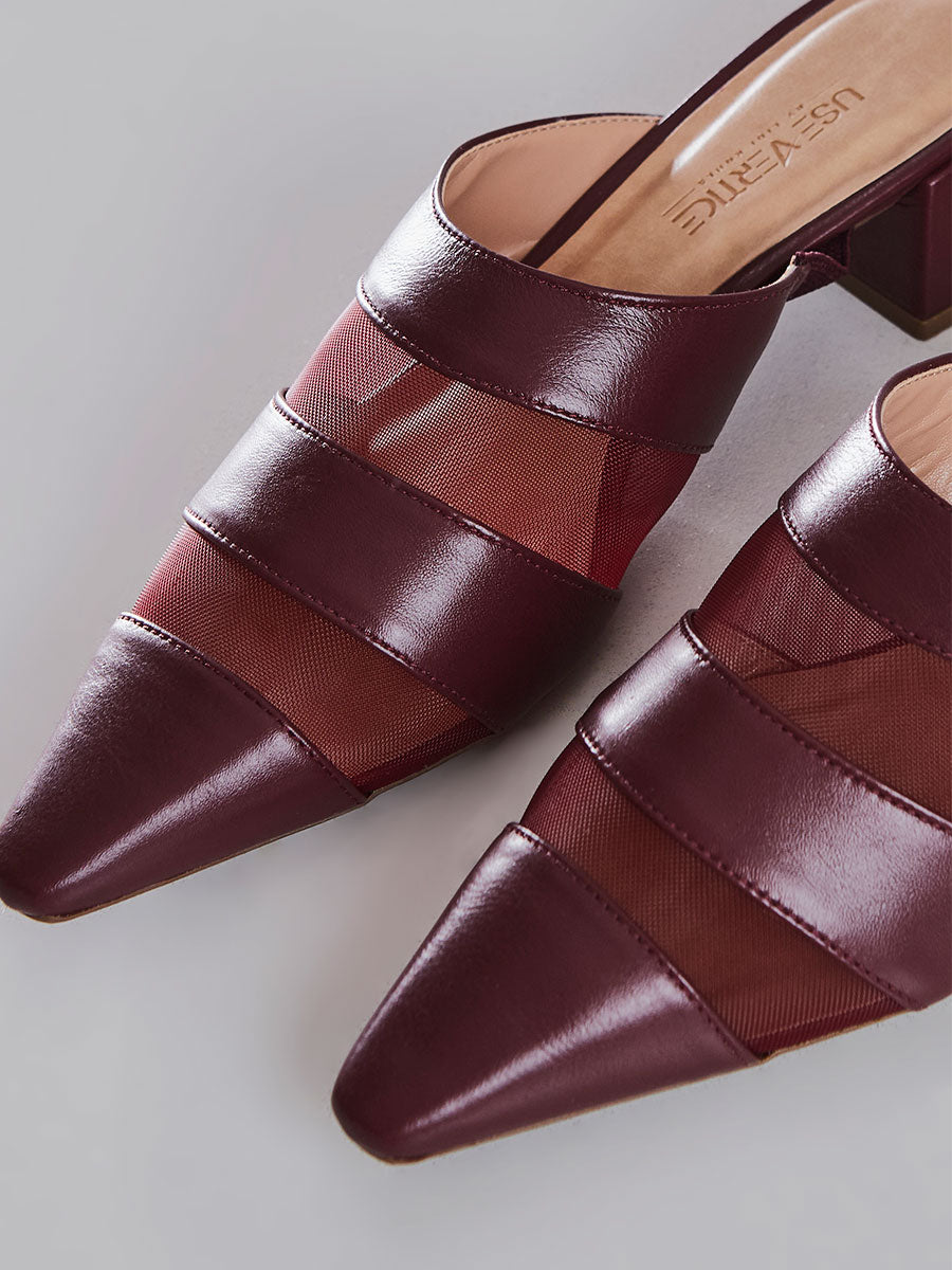 Mule Bico Fino com Tiras Marsala