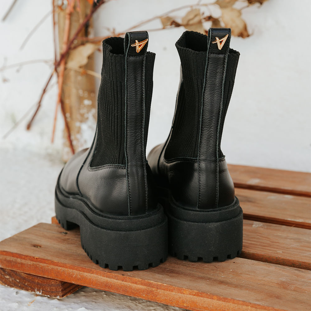 Bota Coturno Tratorada Cano Médio Preto