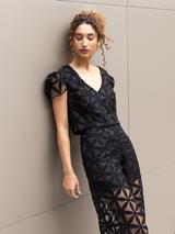 Top Bordado Preto